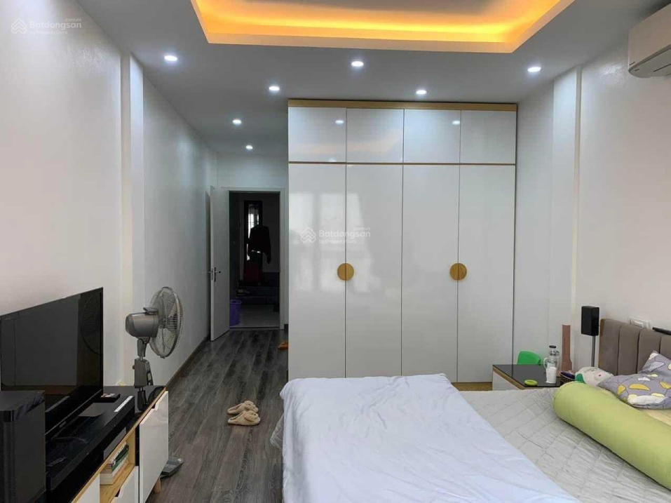 Bán nhà mặt ngõ thông, kinh doanh, ô tô đỗ đường Giải Phóng, Hoàng Mai, DT 50m2, 5T, chỉ 4.95 tỷ