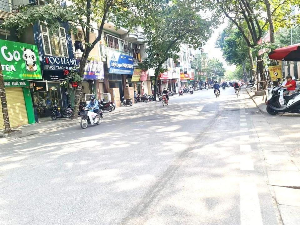 Bán nhà mặt phố Lạc Trung - HBT - một mặt ngõ một mặt phố - kinh doanh vô đối