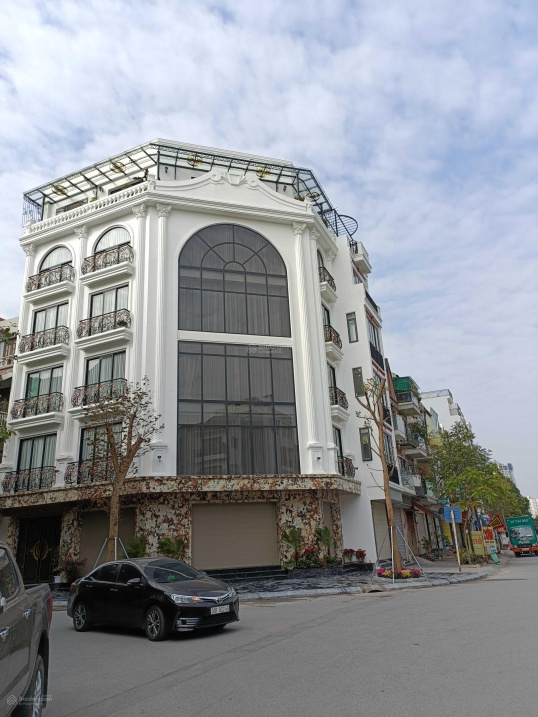 Bán nhà mặt phố Nguyễn Khuyến Văn Quán, Hà Đông lô góc. DT 130m2 T2x6t thang máy. Mt 10m. Giá 36tỷ