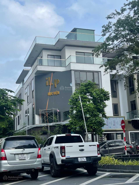 Bán nhà mặt tiền đường Số 2 Cư Xá Đô Thành, Quận 3. DT: 4x17m, nhà trệt 4 lầu giá 23 tỷ TL