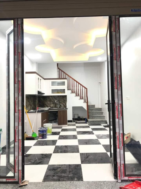 Bán nhà phố Hoàng Mai - dân xây - 37m2 x 5 tầng - MT 4m - hơn 3 tỷ