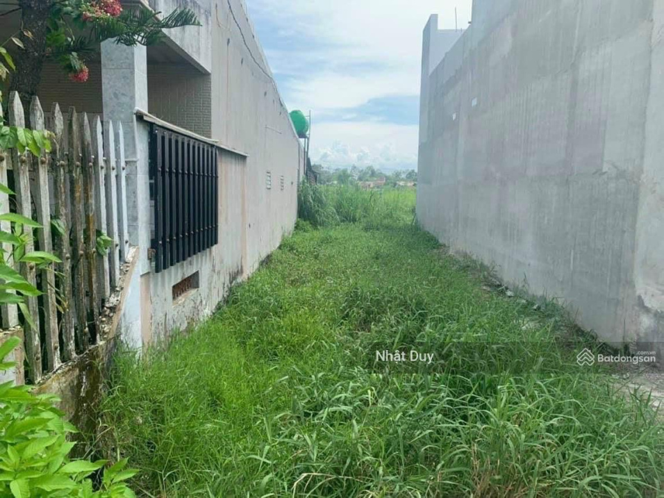 Bán nhanh lô đất đường Hồ Văn Nhánh, Phường 5, Mỹ Tho, Tiền Giang. DT 120m2/750tr, SHR, full thổ cư