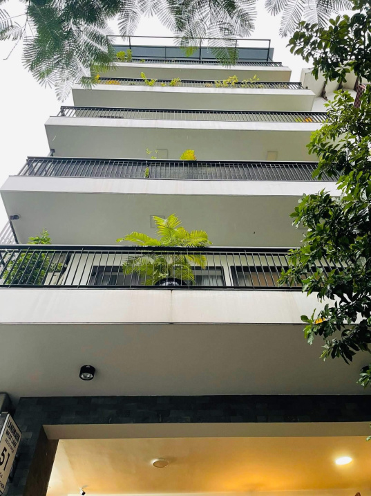 Bán tòa nhà căn hộ dịch vụ 95m2 x 7,5T thang máy full nội thất, Võng Thị, Trích Sài, Tây Hồ 21,5 tỷ