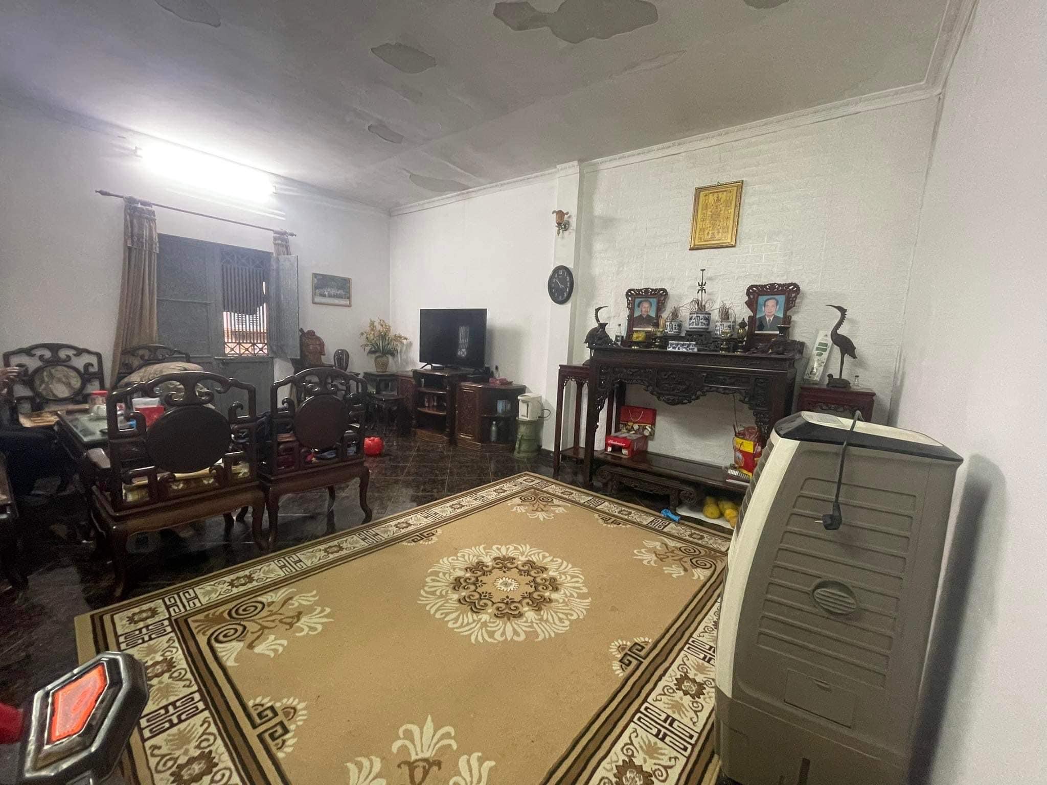 HÓT! CẦU GIẤY, NHÀ CŨ , LÔ GÓC , MT RỘNG, GIÁ ĐẦU TƯ_70m2 x 7m MT 5,9 TỶ