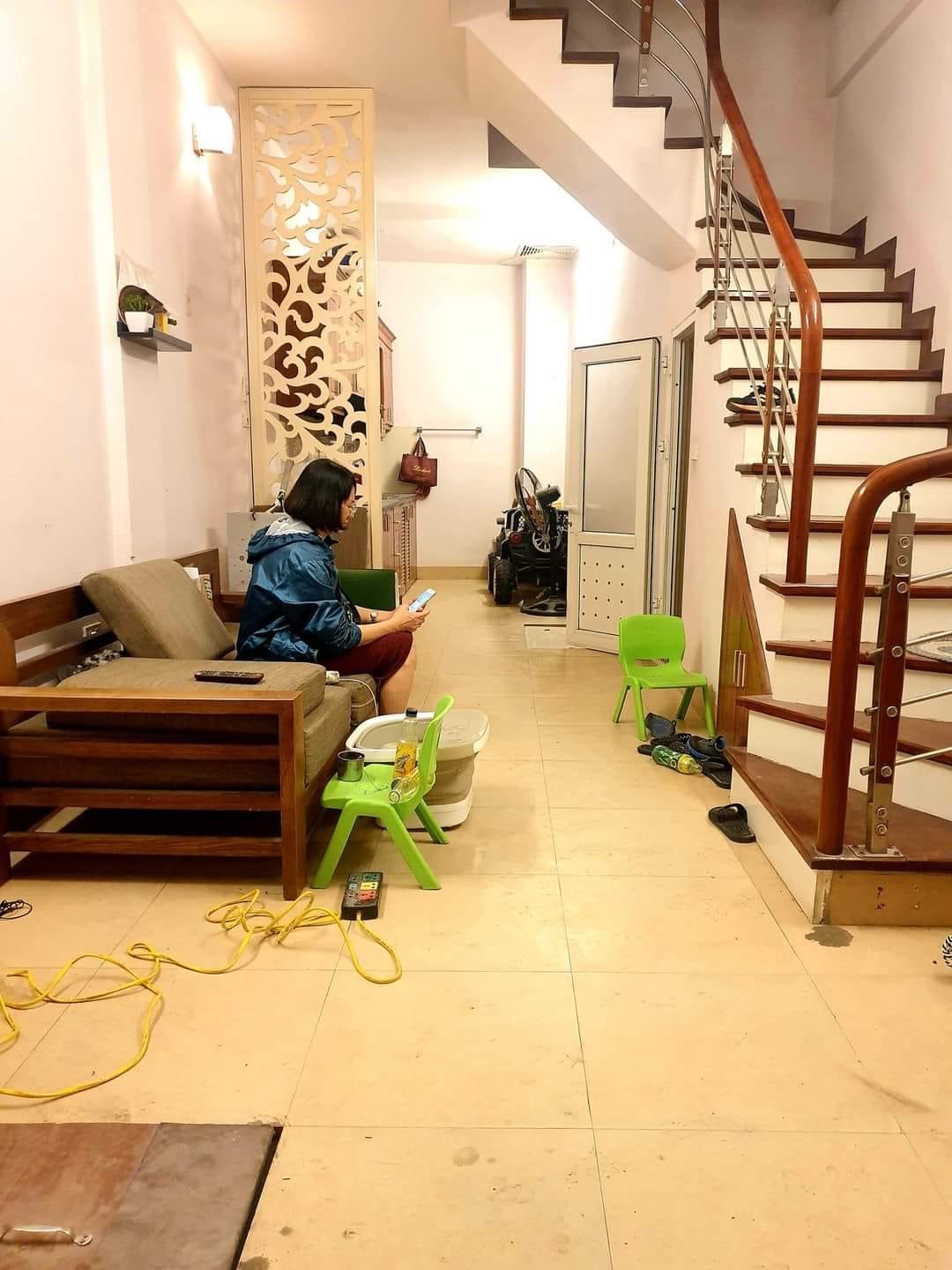 DT 30m2 X 4 Tầng - Giá chào 3.2 Tỷ KHU HIẾM NHÀ BÁN - DÂN XÂY - Ô CHỜ THANG MÁY - GẦN PHỐ - BAGÁC ĐỖ CỬA - LÊ THANH NGHỊ #HAIBÀTRƯNG - TẶNG LẠI NỘI THẤT