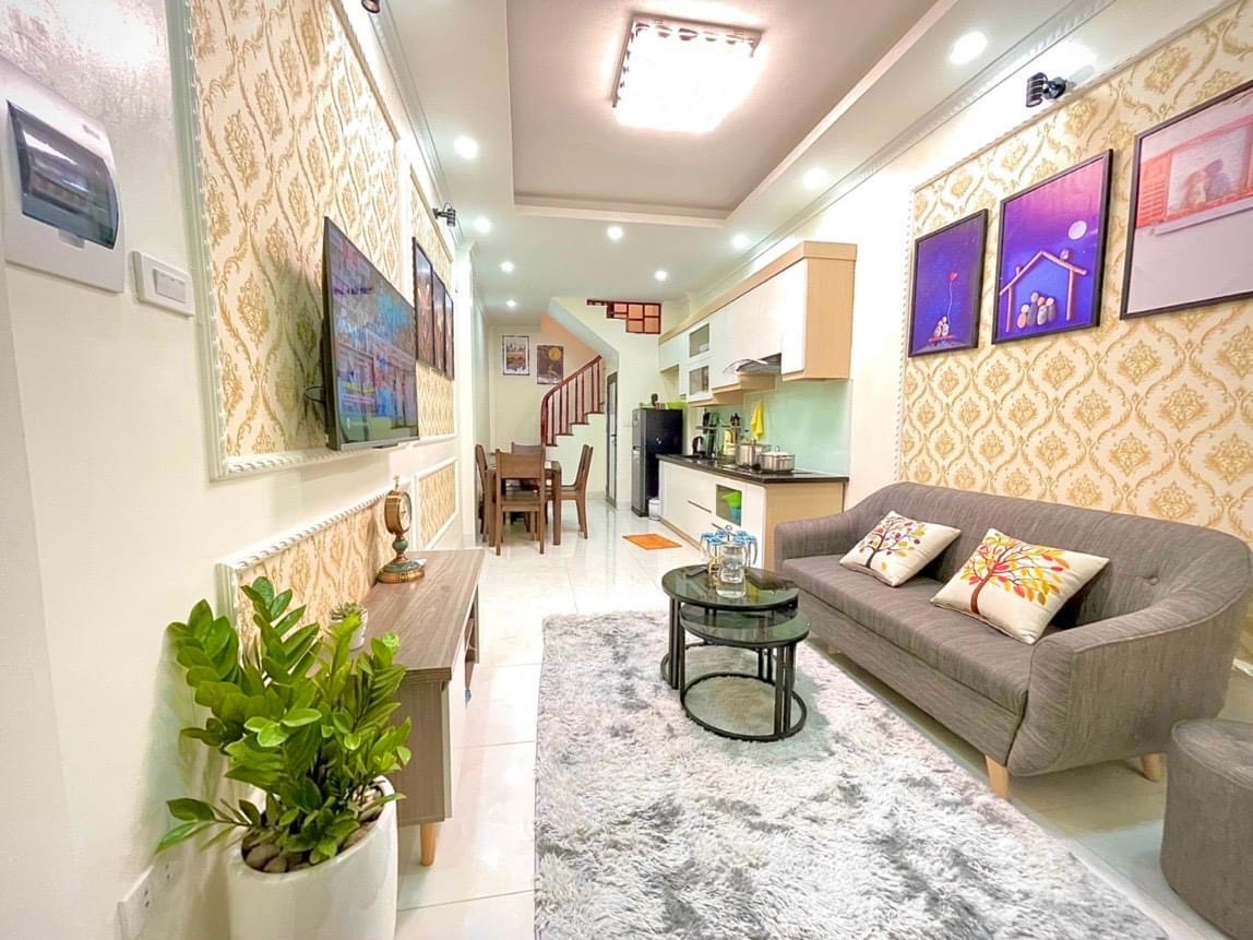 Bán Nhà Trung Kính-Ngõ 3 gác -33m-5 Tầng-3,8 Tỷ