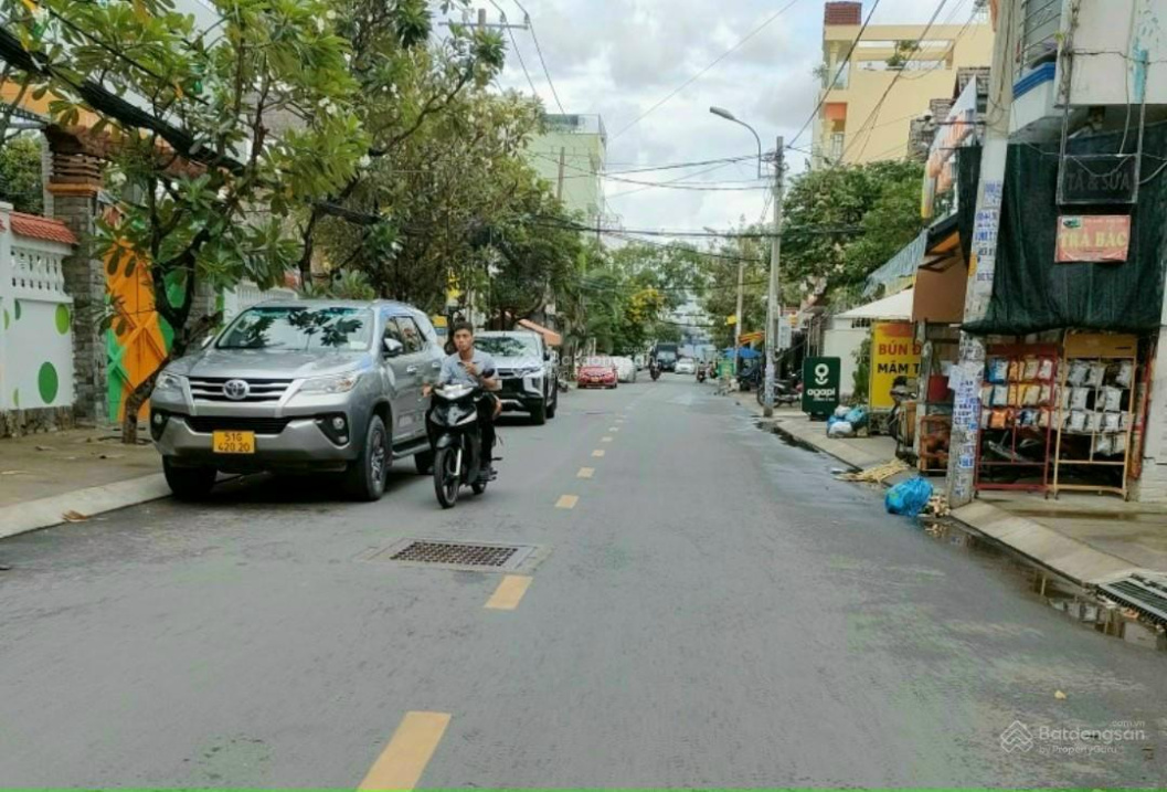 CC Định cư cần bán gấp nhà Góc 2MT Lê Đức Thọ P16( HXT) DT: 12*25m 3 lầu. HĐT 75Tr/1T. Gía 24 tỷ TL