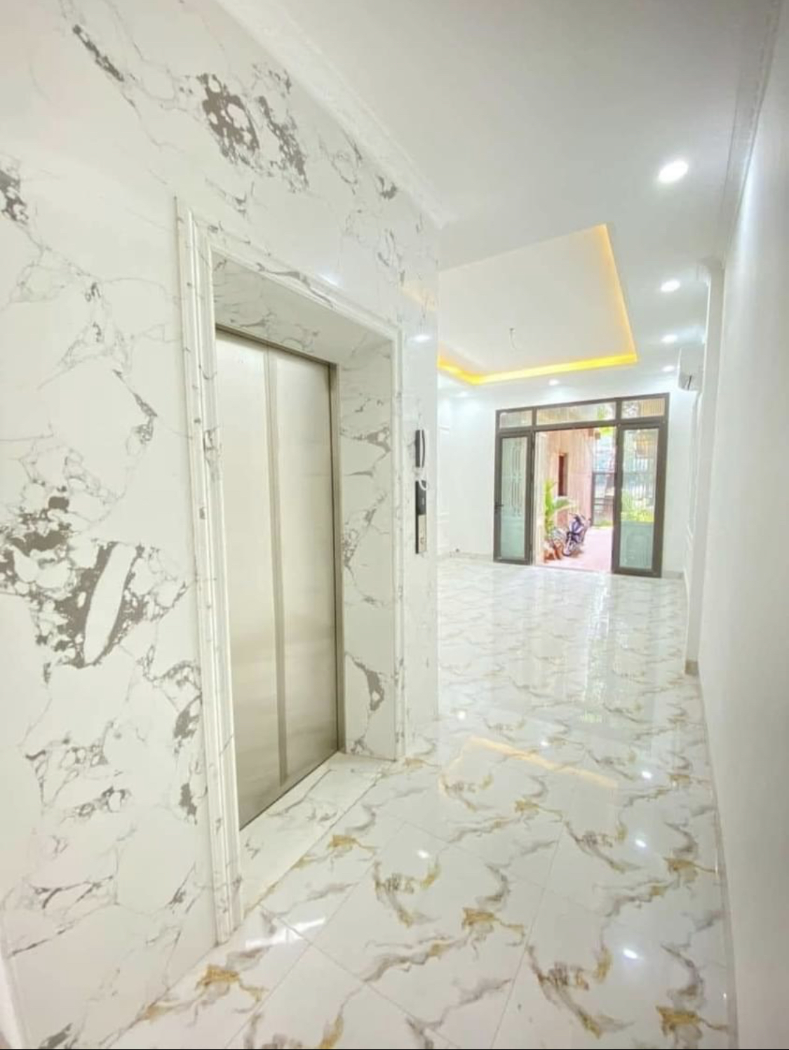 PHÂN LÔ Ô TÔ NGÕ THÔNG- LÁNG HẠ - ĐỐNG ĐA 66M2x5T THANG MÁY - KINH DOANH VP,SPA, CAFE…