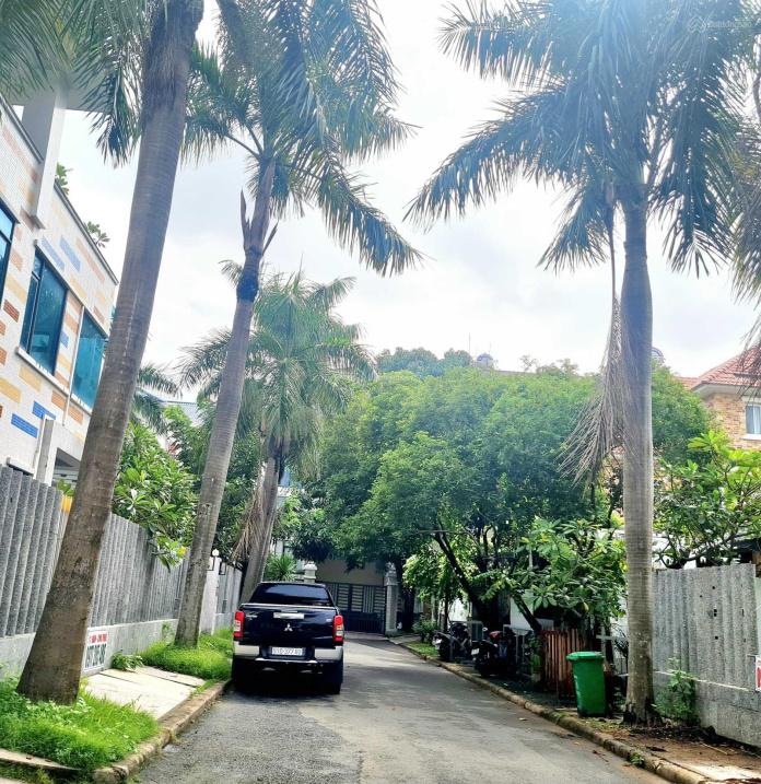 Cần bán 1 lô đất Phú Mỹ Hưng kiểu đơn lập 252 m2, giá 56 tỷ