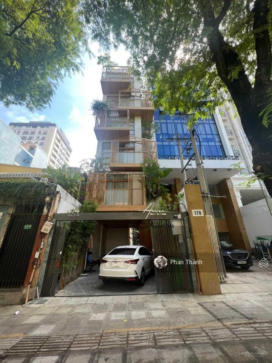 Cần bán nhà mặt tiền Lãnh Binh Thăng, Quận 11. DT: 4x16m, 4 tầng kiên cố giá bán chỉ 16 tỷ