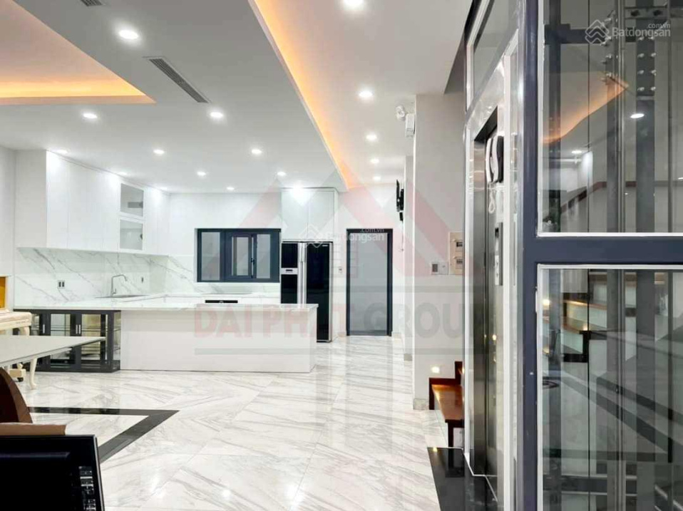 Cần bán nhà phố tự xây Phú Mỹ Hưng 8x18m hầm 3 lầu có thang máy giá 40 tỷ, call 0902 370 456