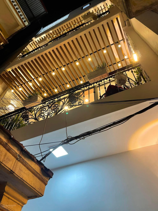 Chính chủ bán nhà Ngọc Khánh quận Ba Đình. Căn góc ngõ đẹp gần phố mới ở ngay DT 35m2 4 tầng 4,5 tỷ