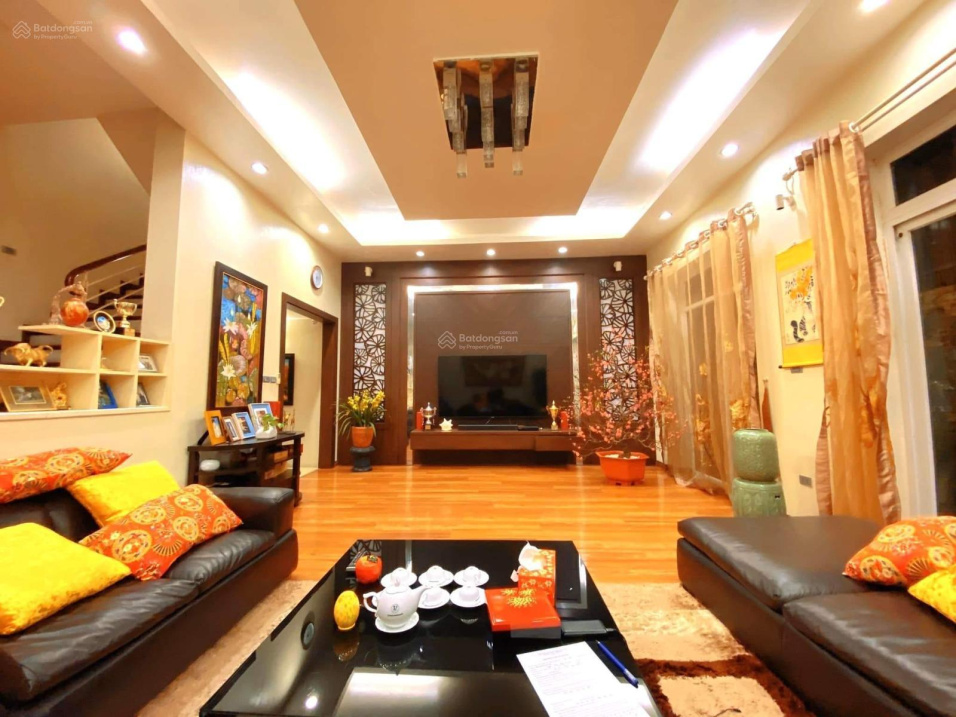 Chính chủ cần bán gấp, biệt thư sân vườn, DT 125m, 5 T, MT 7m, giá chỉ 35 tỷ tại Mỹ Đình, Hà Nội