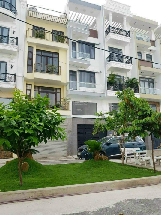 Chủ cần bán gấp nhà Phan Văn Trị P.5 Gò Vấp DT: 4*17m 1 lửng 2 lầu sân thượng 4PN 4WC. Gía: 10.8 tỷ