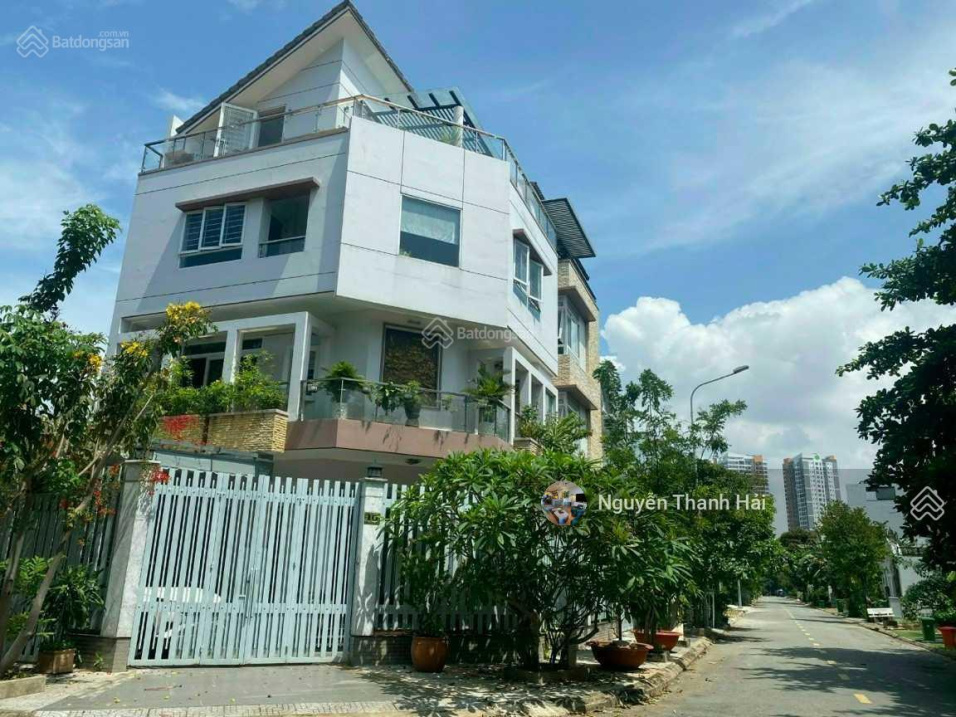 Chủ cần tiền bán gấp biệt thự góc 2 mặt tiền đường Bát Nàn, Đảo Kim Cương, sát UBND TP Thủ Đức