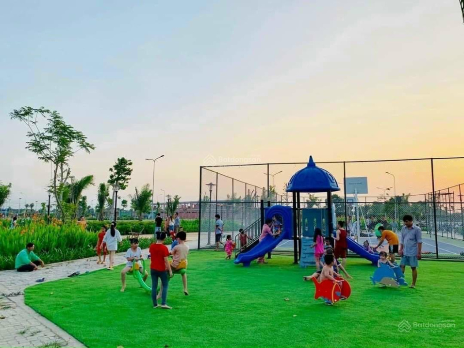 Chủ ngộp lãi ngân hàng cần bán lô đất 100m2 ở The Sol City ngay chợ Hưng Long, giá ngộp 2tỷ1