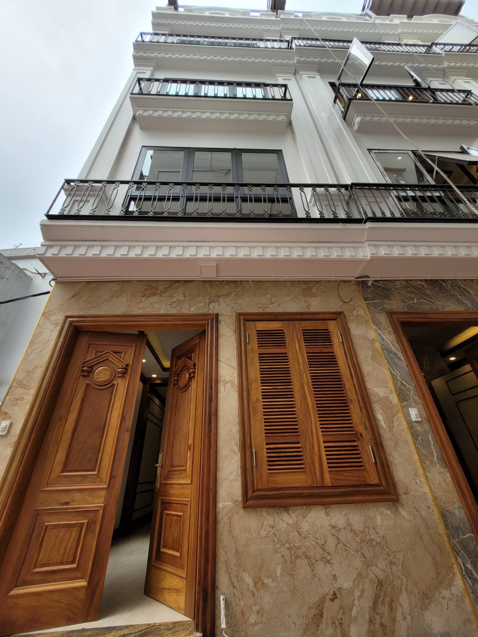 Bán nhà LO GÓC Trần Cung 52m2, 5 tầng, mặt tiền 4m, 5 tỷ