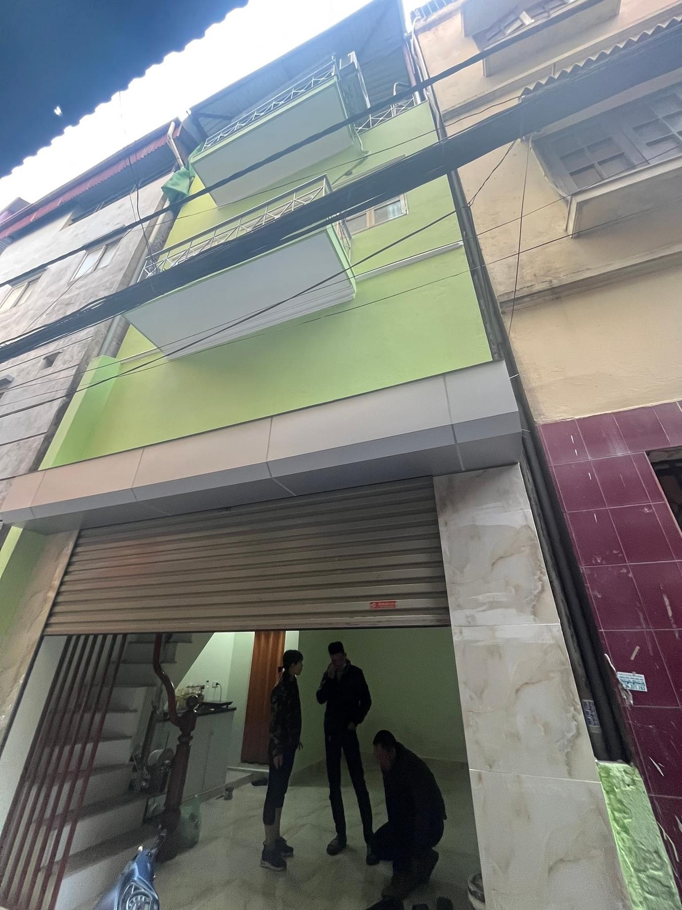 BÁN NHÀ PHỐ KHƯƠNG THƯỢNG ĐỐNG ĐA 27m2 Giá 5.5 tỷ, 3 Tầng