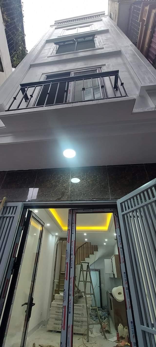 DT 37m2 - 5 Tầng - MT 3.8m - Giá 3.3 Tỷ DUY NHẤT 1 CĂN - NGÕ BA GÁC ĐỖ CỬA - NHÀ ĐẸP MỚI - CHỦ TỰ XÂY CHẮC CHẮN - ĐỊNH CÔNG #HOÀNGMAI - NỞ HẬU CỰC LỘC