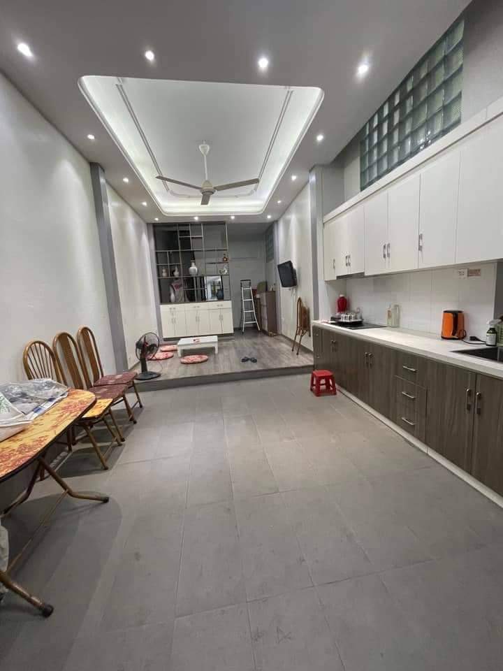 Tôi cần bán gấp nhà Trần Khát Chân 47 m -3 tầng