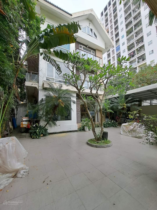 Đẳng cấp biệt thự Pháp Vân, duy nhất 1 căn DT rộng 339m2 MT 30m lô góc trục đường chính, giá 46.5tỷ