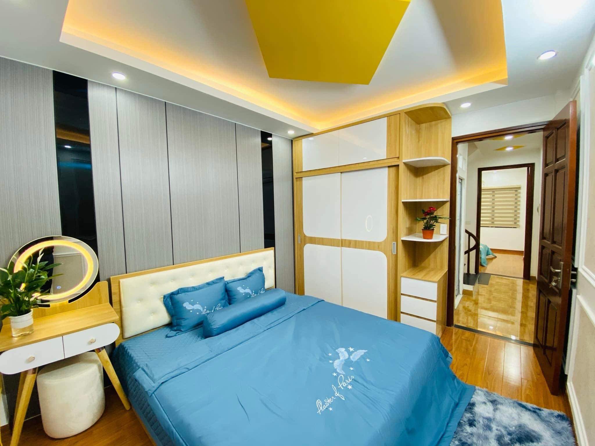 Bán gấp nhà ngõ 322 Mỹ Đình, 32m2, 5 tầng, mặt tiền 4.5m, 3,75 tỷ.