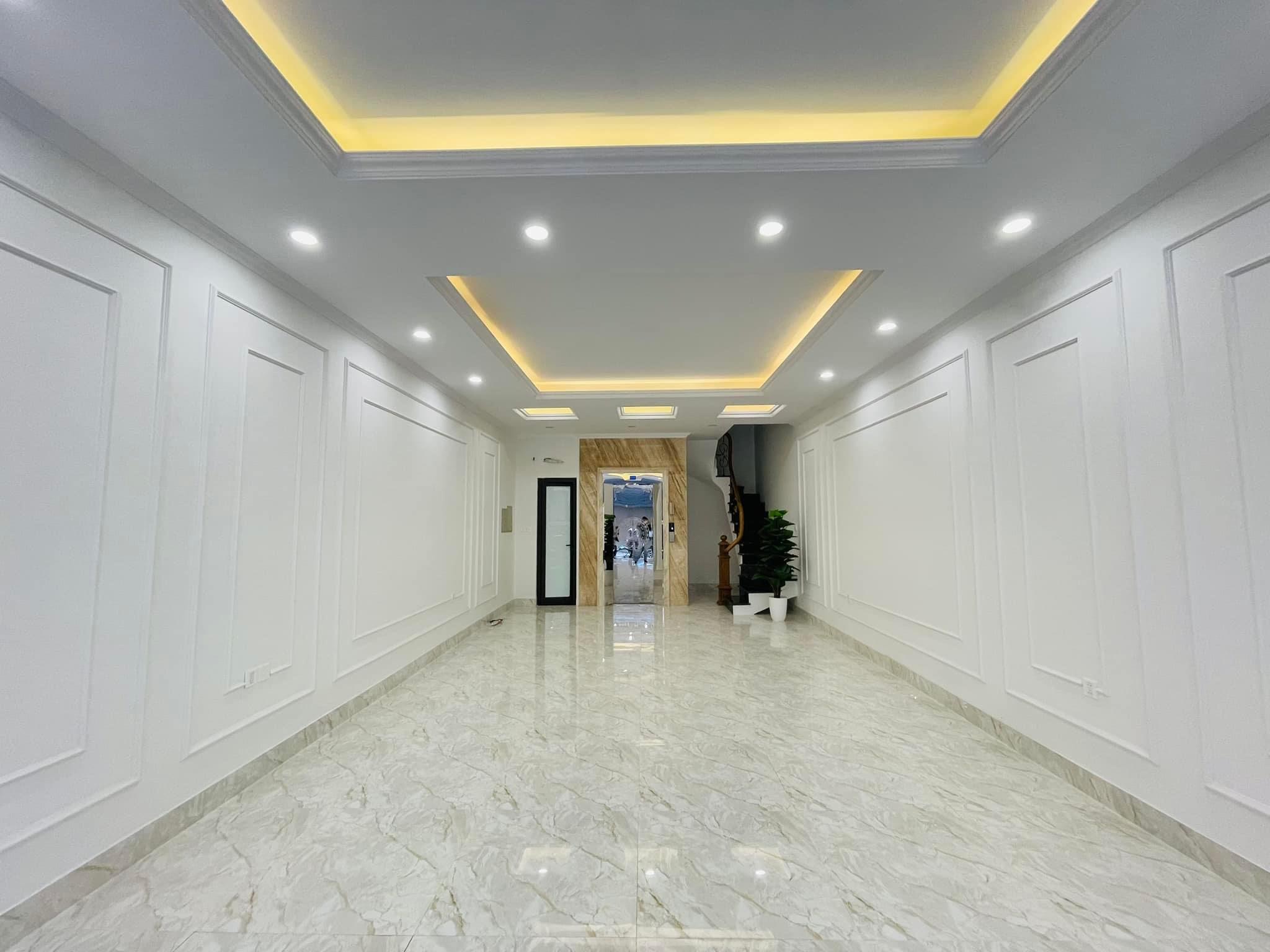 BÁN NHÀ PHỐ TRUNG KÍNH CẦU GIẤY KINH DOANH