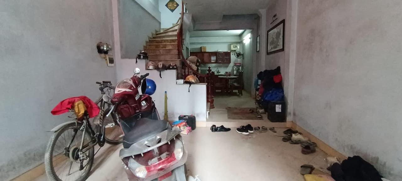 BÁN NHÀ LĨNH NAM QUẬN HOÀNG MAI - 40M 6 TẦNG MT 4M - OTO SÁT NHÀ NHÀ DÂN XÂY 8 PHÒNG CHO THUÊ DÒNG TIỀN 25TR/THÁNG