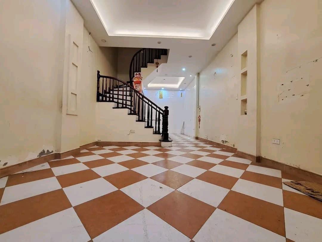 Bán nhà Thái Hà-Mặt Tiền Rộng-Ô Tô Đỗ Cửa-41m-5 Tầng-7,3 Tỷ