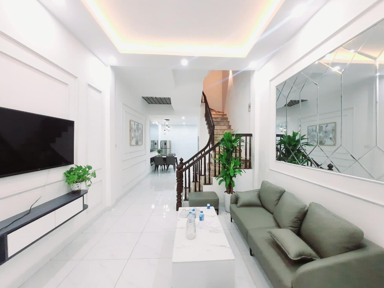 Bán nhà Trương Định 46m 4 tầng ô chờ thang máy, 20m ra phố, 4.7 tỷ