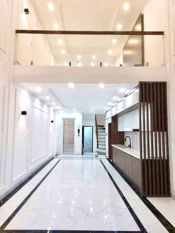 Lương Khánh Thiện 6 tầng thang máy 7 tỷ