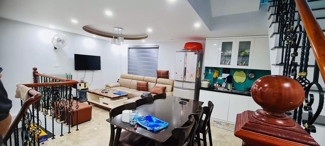 NHÀ ĐẸP CỔ NHUẾ, GẦN PHỐ, Ở SƯỚNG, 32M2, 6 TẦNG, 3,6 TỶ...