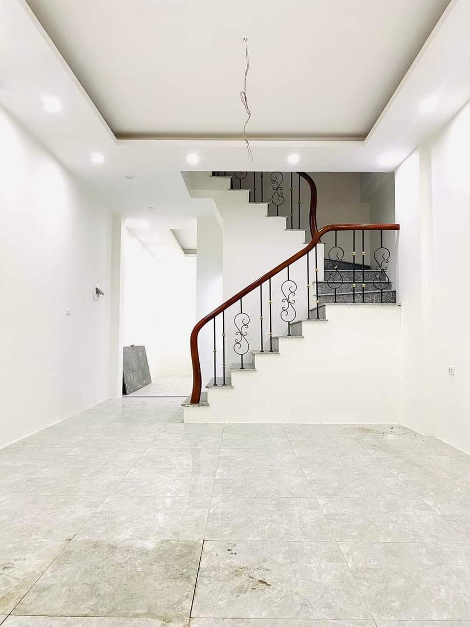 Thịnh Quang, Đống Đa, Oto Đỗ Cửa, DT56m, 4T, MT 4,5m. Giá 6.5 tỷ