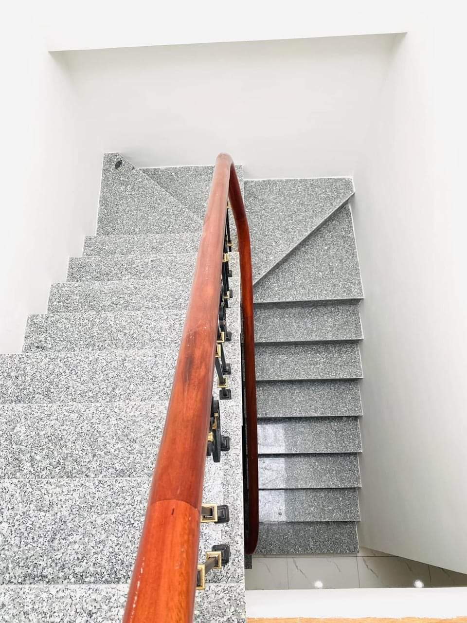 Hàng Hiếm Thịnh Quang, Đống Đa, Oto Đỗ Cửa, DT56m, 4T, MT 4,5m. Giá 6.5 tỷ