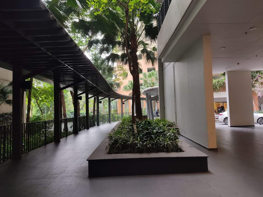 Bán căn hộ chung cư KĐT Văn Khê. Tầng thấp. Dt 136m² Lô Góc - 3 ngủ + 1 phòng thờ - 2 WC. Giá chỉ 2.5 tỷ có TL.