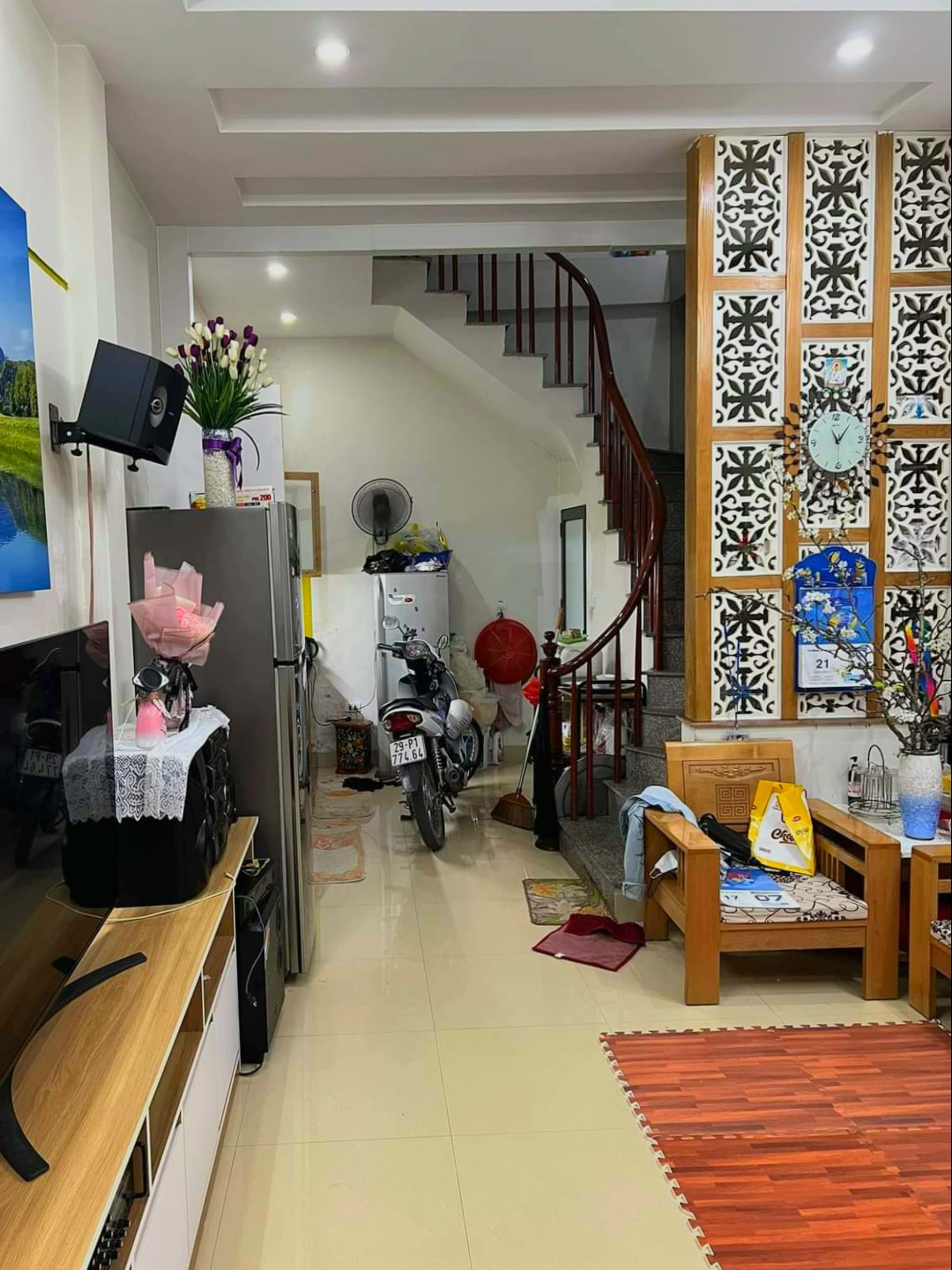 TRUNG TÂM HỒ TÂY 5TẦNG 38M2 MT5m ÔTÔ đỗ cửa Giá 4,3 tỷ.