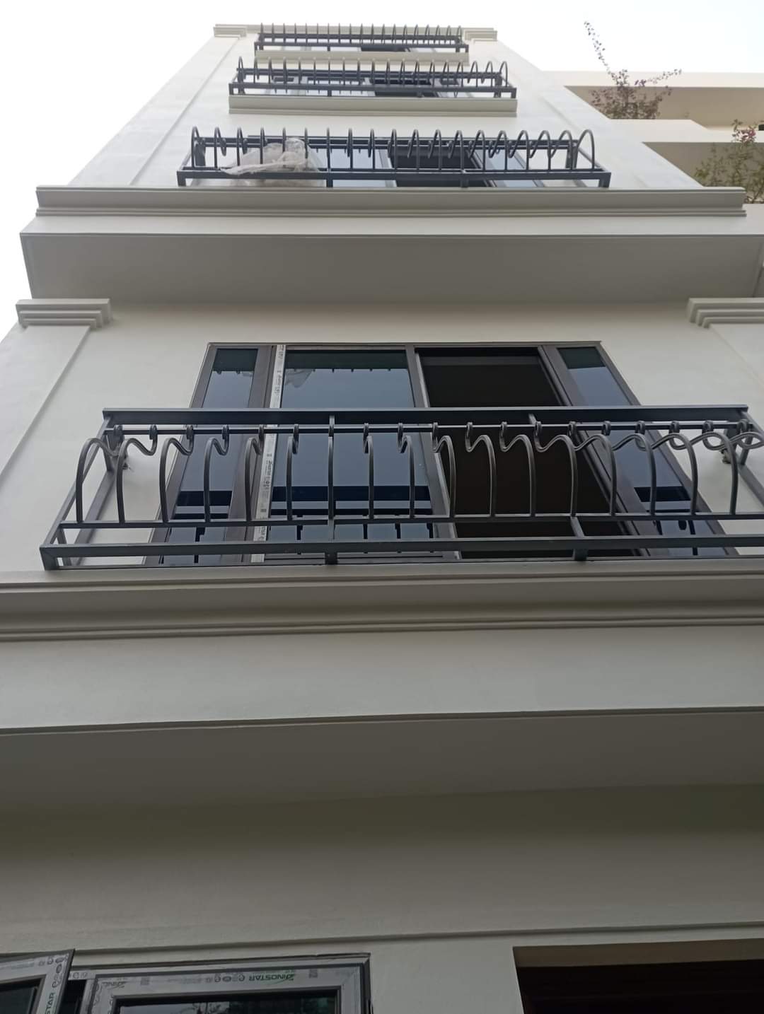 NHÀ ĐẸP CỔ NHUẾ, NGÕ THÔNG, Ô TÔ ĐỖ CỬA, THIẾT KẾ MỚI 5 TẦNG HIỆN ĐẠI, 30m2, giá chào 3,95 tỷ.