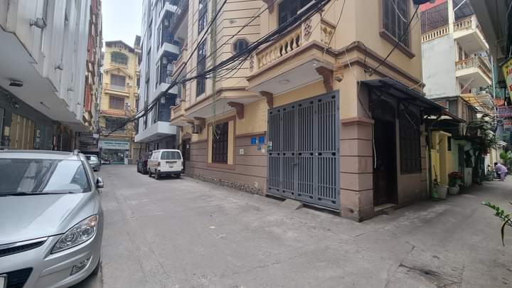 Bán nhà riên diên tích 67m mặt ngõ Phố Văn Cao Ba Đình