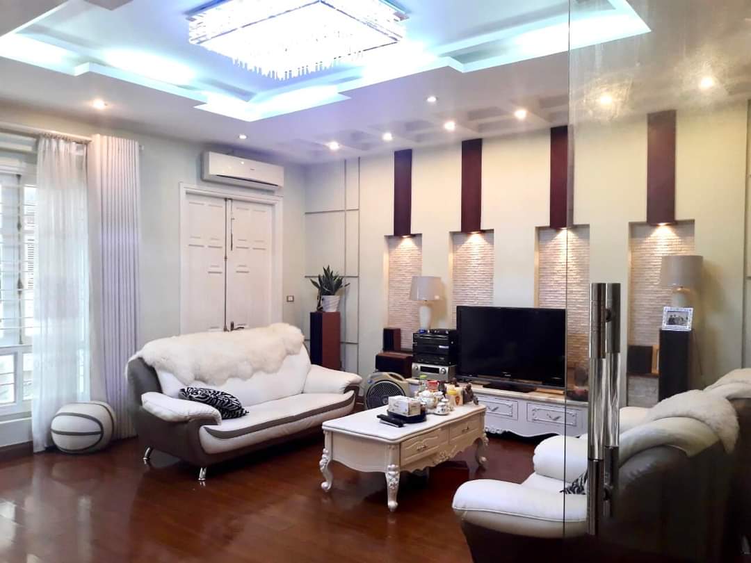 Bán nhà Trung tâm Đống Đa, phố Nguyễn Phúc Lai, diện tích 70m2, 5 tầng, mặt tiền 6,5m, PHÂN LÔ, Ô TÔ