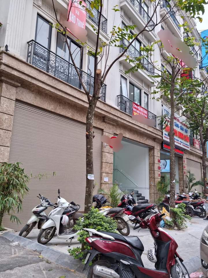 Tòa Văn Phòng Mặt Phố Quận Cầu Giấy, 110m2 x 8 Tầng giá tốt - Chỉ 44 Tỷ