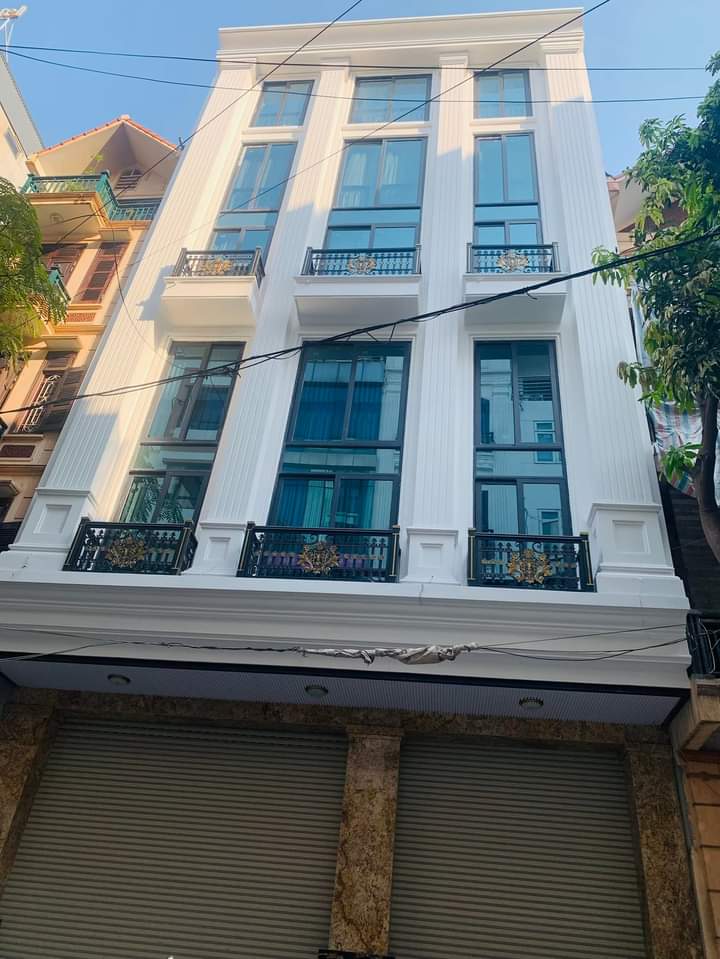 Bán Tòa Nhà Văn Phòng Mặt Phố Quận Cầu Giấy- 95m2 x 8T x 9m Mt - Giá Tốt