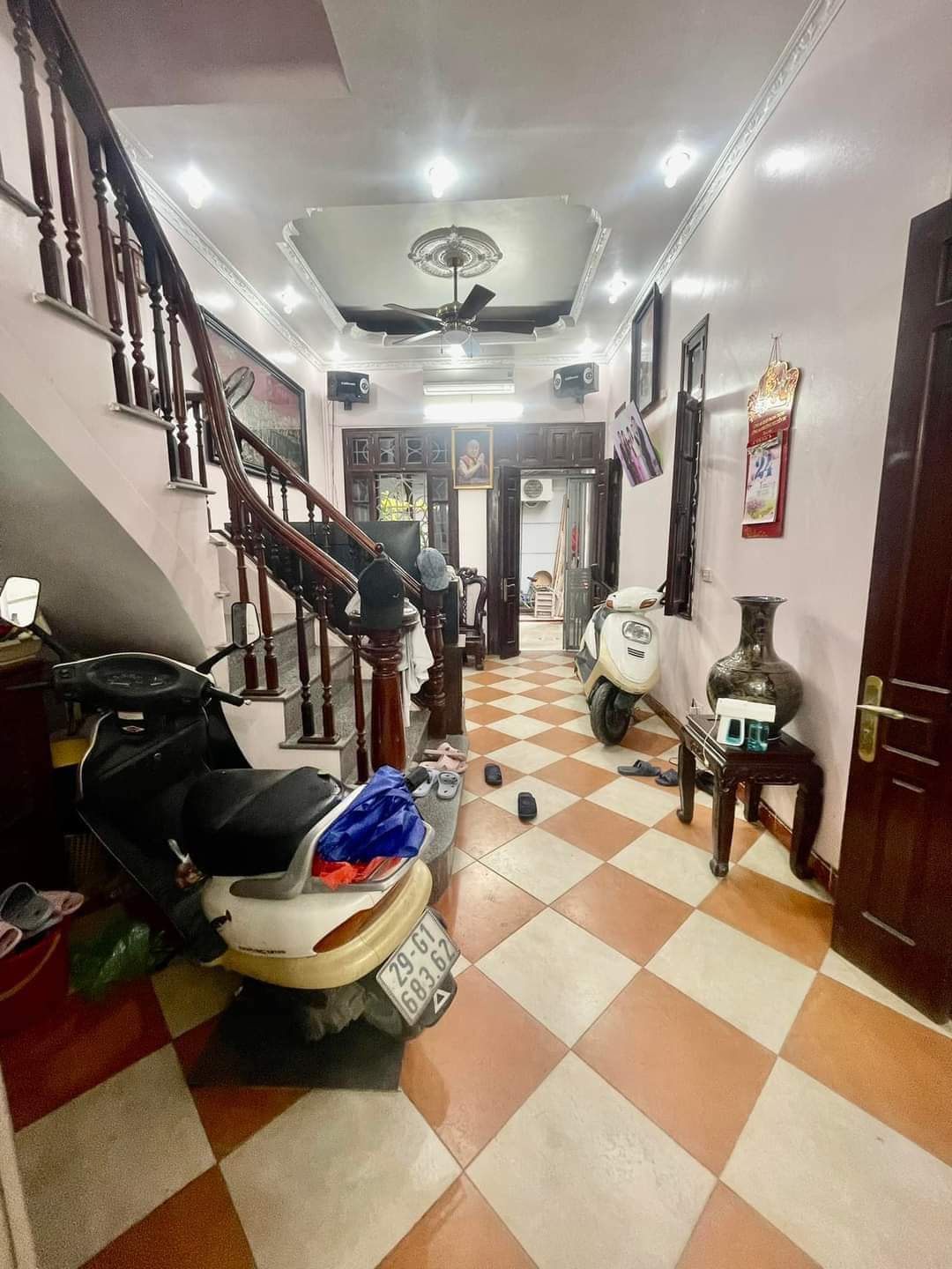 Bán nhà ngõ 85 Đường Lĩnh Nam, Quận Hoàng Mai 38m x 4 tầng, giá chỉ từ 3.5 tỷ.