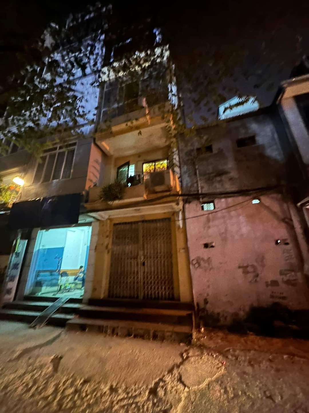 NHÀ PHÂN LÔ NGUYỄN HOÀNG- BỘ C.A- 2 Mặt ngõ- Vừa ở vừa KD-Tương Lai Sáng Chói-65m x 5 Tầng- 12,5 Tỉ