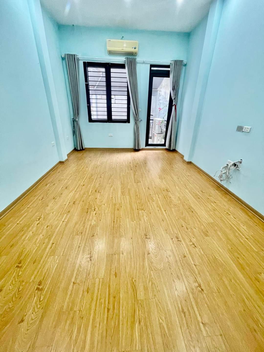 Bán nhà ngõ 250 Kim Giang, quận Hoàng Mai 40m x 4 tầng, giá đẹp 3.7 tỷ.