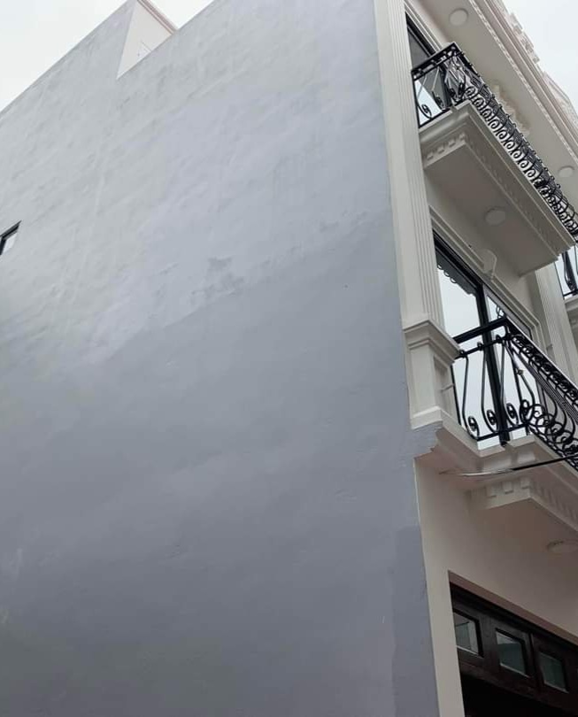 NHÀ BÁN XUÂN LA.LÔ GÓC. 3 THOÁNG. DT 35M. 4 TẦNG. MT 4.5M. NHỈNH 5 TỶ. CẦN BÁN GẤP.