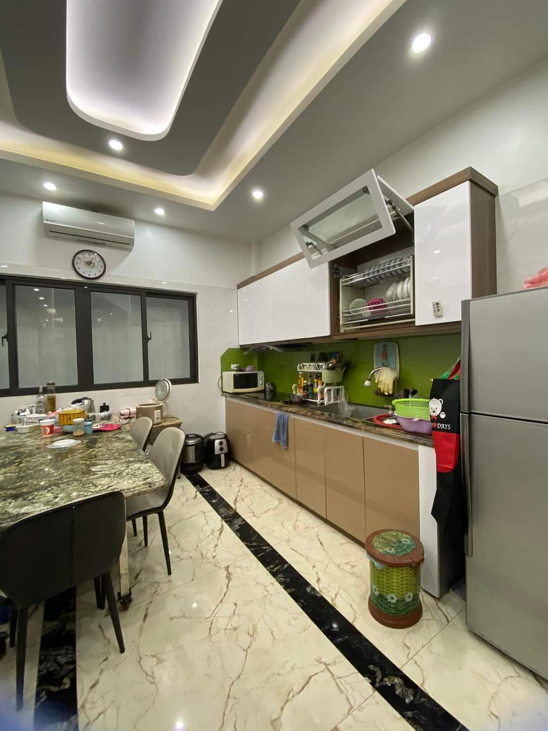 Bán nhà ngõ 196 Đường Lĩnh Nam, Quận Hoàng Mai 39m x 4 tầng, giá chỉ 3.7 tỷ.