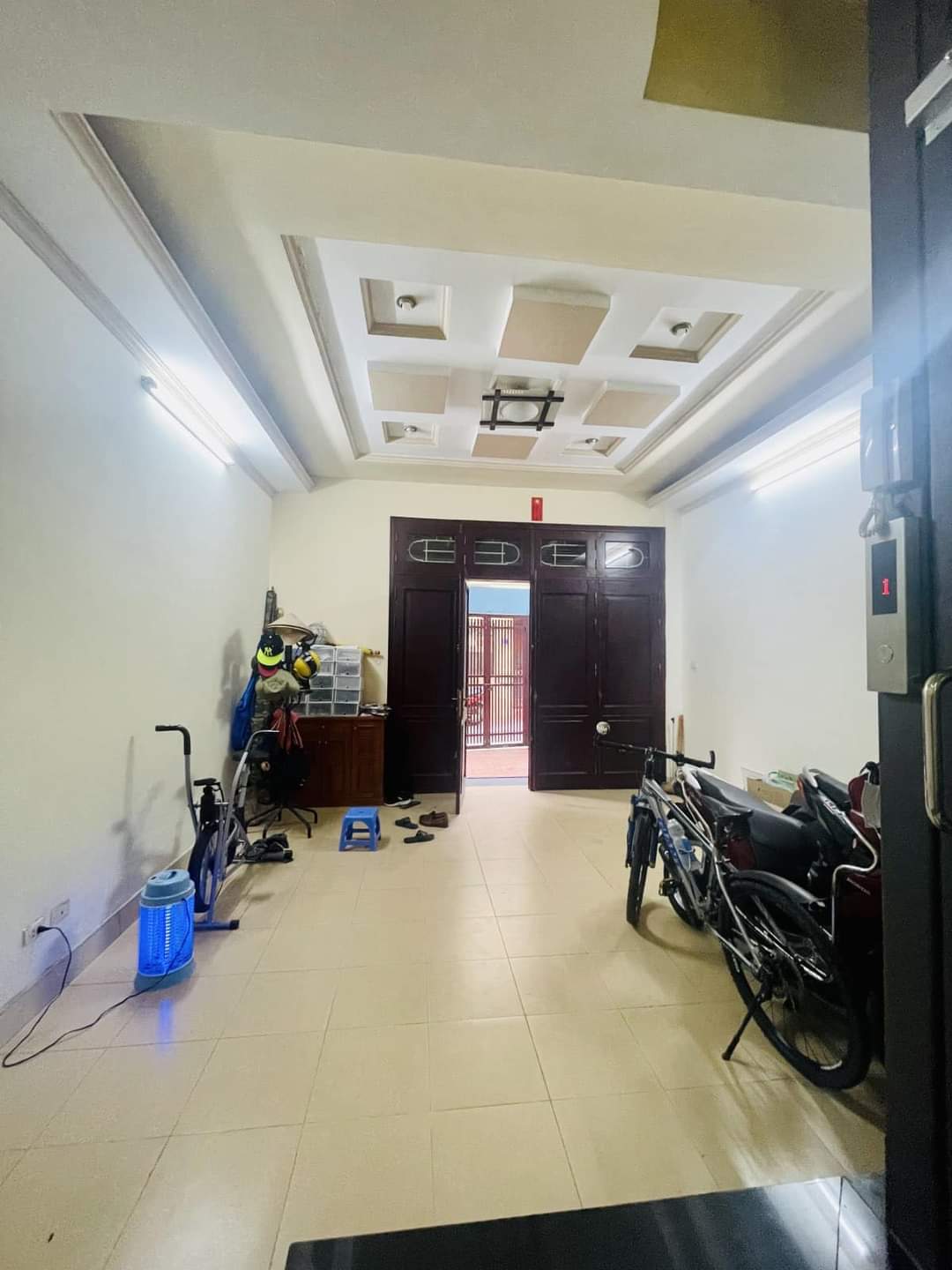 Bán nhà ngõ 562 Đường Lĩnh Nam, Quận Hoàng Mai 35m x 5 tầng, giá chỉ từ 3 tỷ.