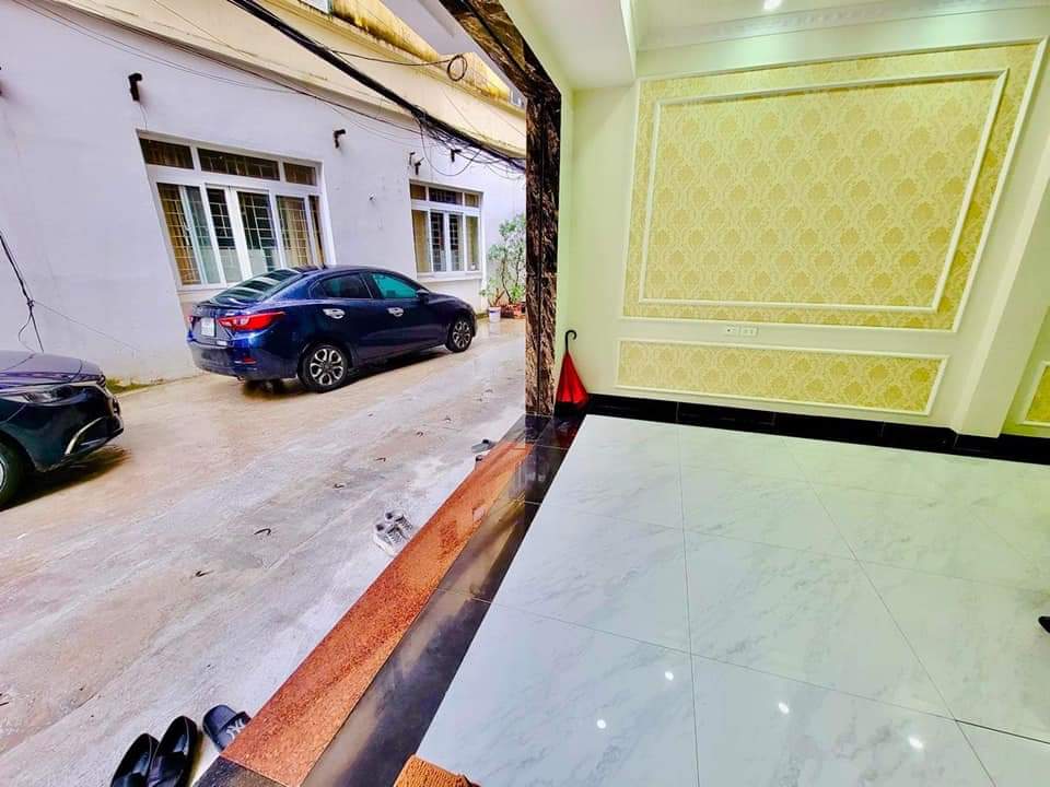 Bán nhà Nguyễn Khánh Toàn, phân lô, ô tô tránh, KD, 5T, MT5m Giá 11.5 tỷ