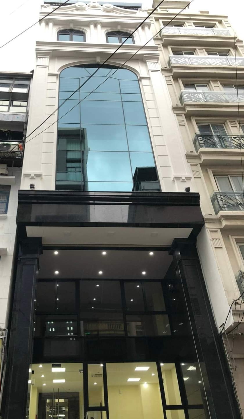 Tòa Nhà Văn phòng 8 tầng thang máy Nguyễn Phong Sắc, 100m2, 8 tầng, mặt tiền 6m, vỉa hè rộng