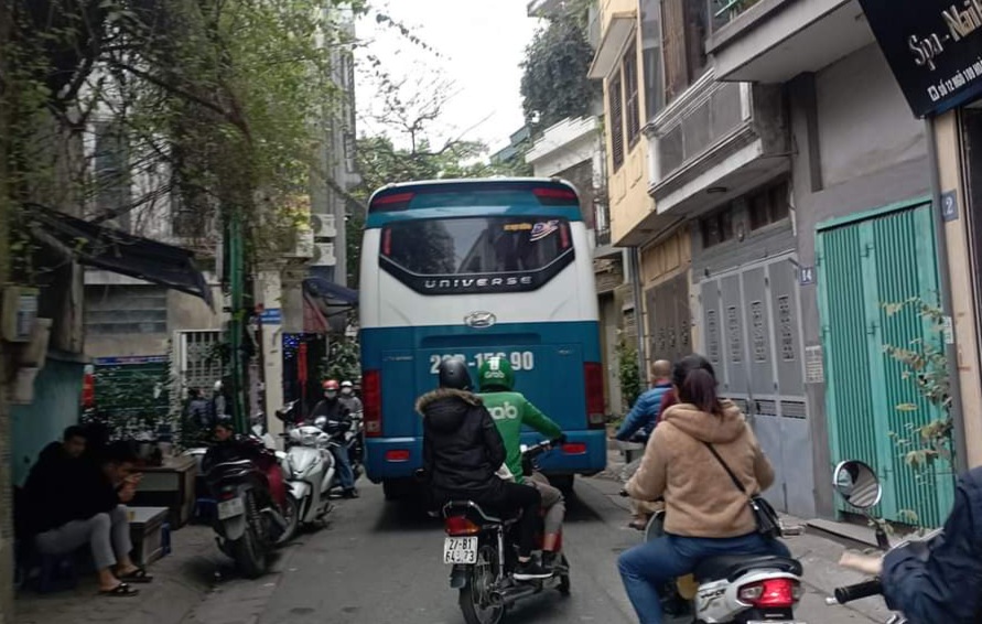 NHÀ BÁN HOÀNG HOA THÁM. ÔTÔ ĐỖ CỬA. DT30M. 5TẦNG. NHỈNH 5 TỶ. BA ĐÌNH.